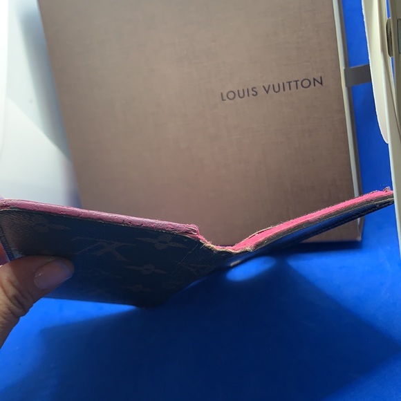 💜 Louis Vuitton monogram iPhone case pink interior 3/5 - Picture 13 of 14